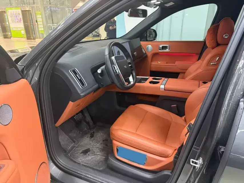 2023 LI L8 thumbnail 4