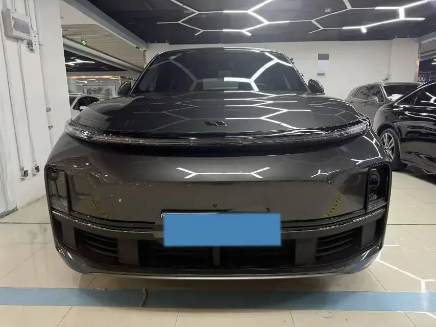 2023 LI L8 thumbnail 2