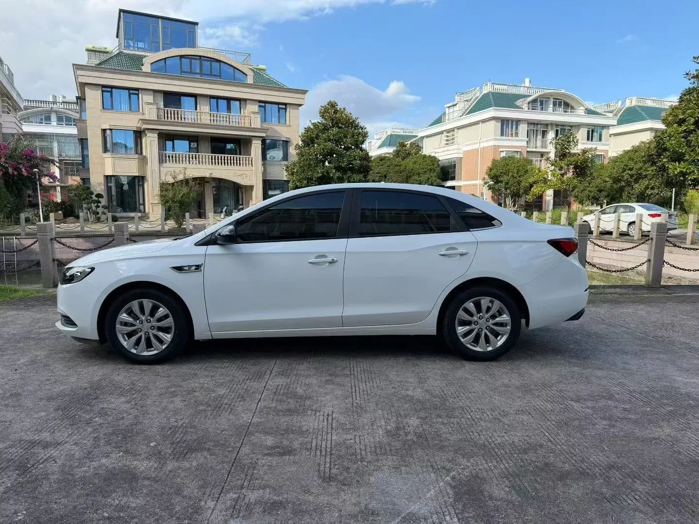 2021 BUICK EXCELLE thumbnail 2