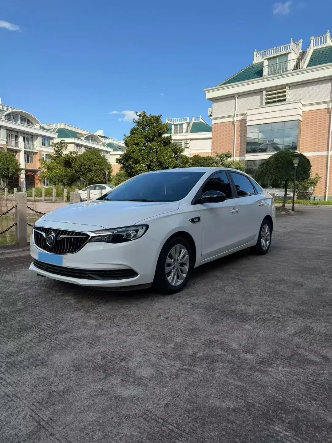 2021 BUICK EXCELLE view 1