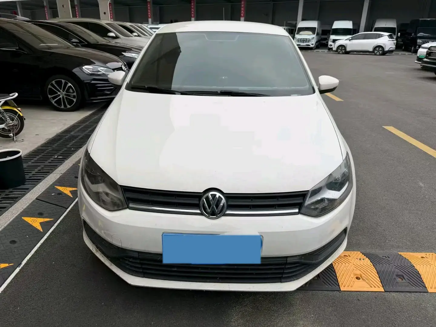 2018 VOLKSWAGEN POLO thumbnail 3