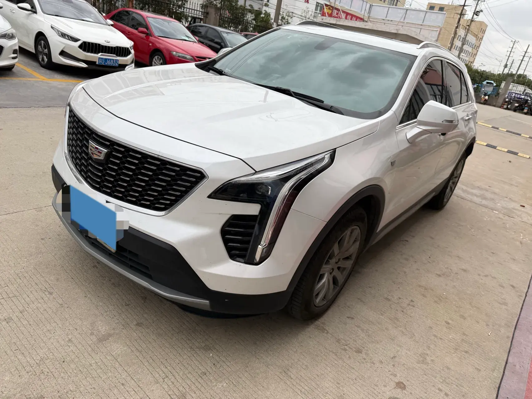 2021 CADILLAC XT4 view 1