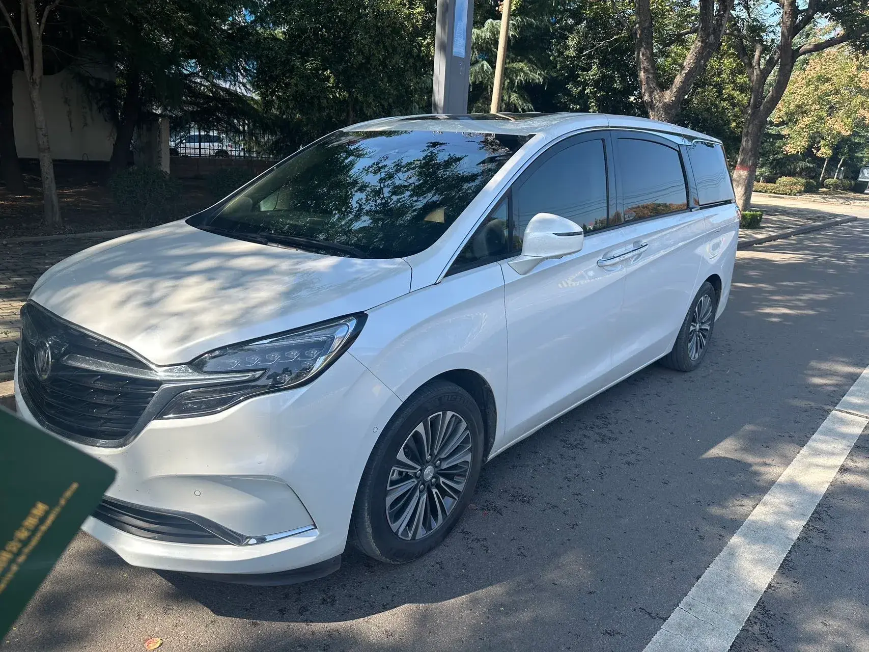 2020 BUICK GL8 view 1