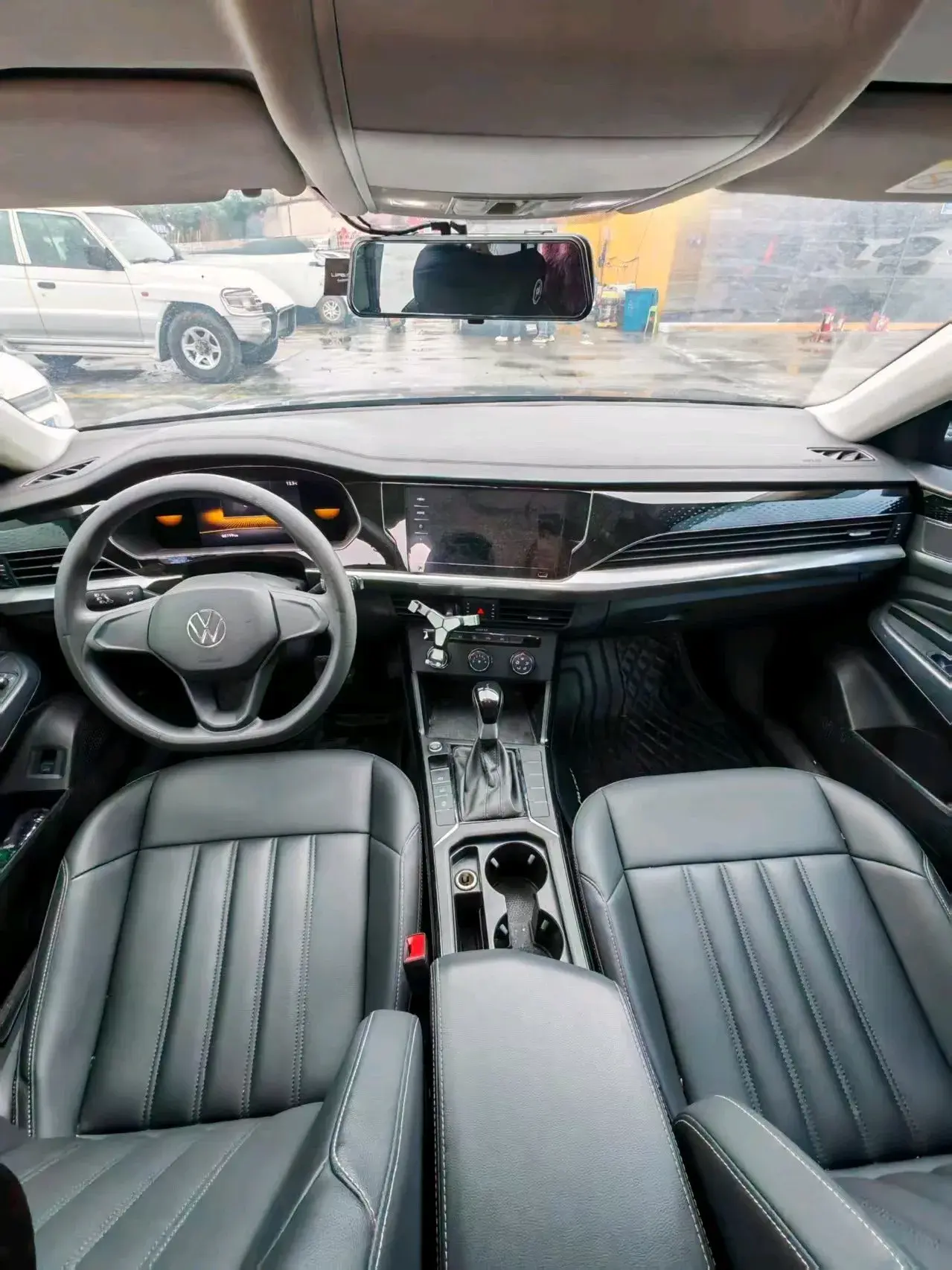 2022 VOLKSWAGEN PASSAT thumbnail 4