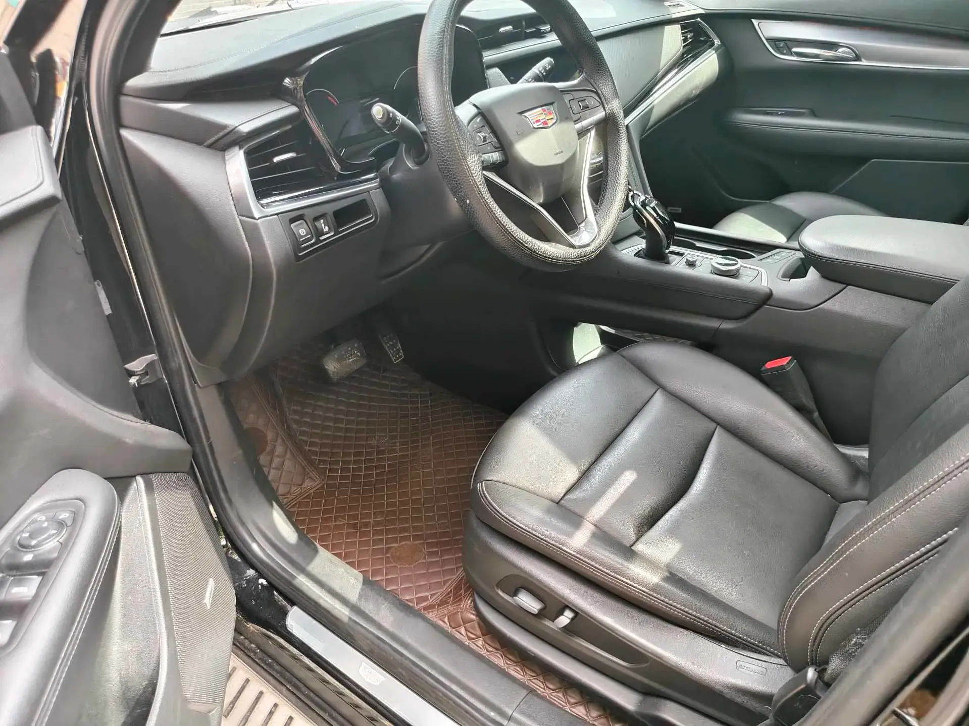 2021 CADILLAC XT6 thumbnail 3