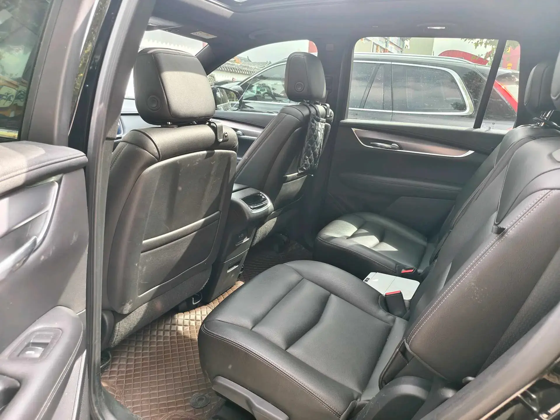 2021 CADILLAC XT6 thumbnail 4