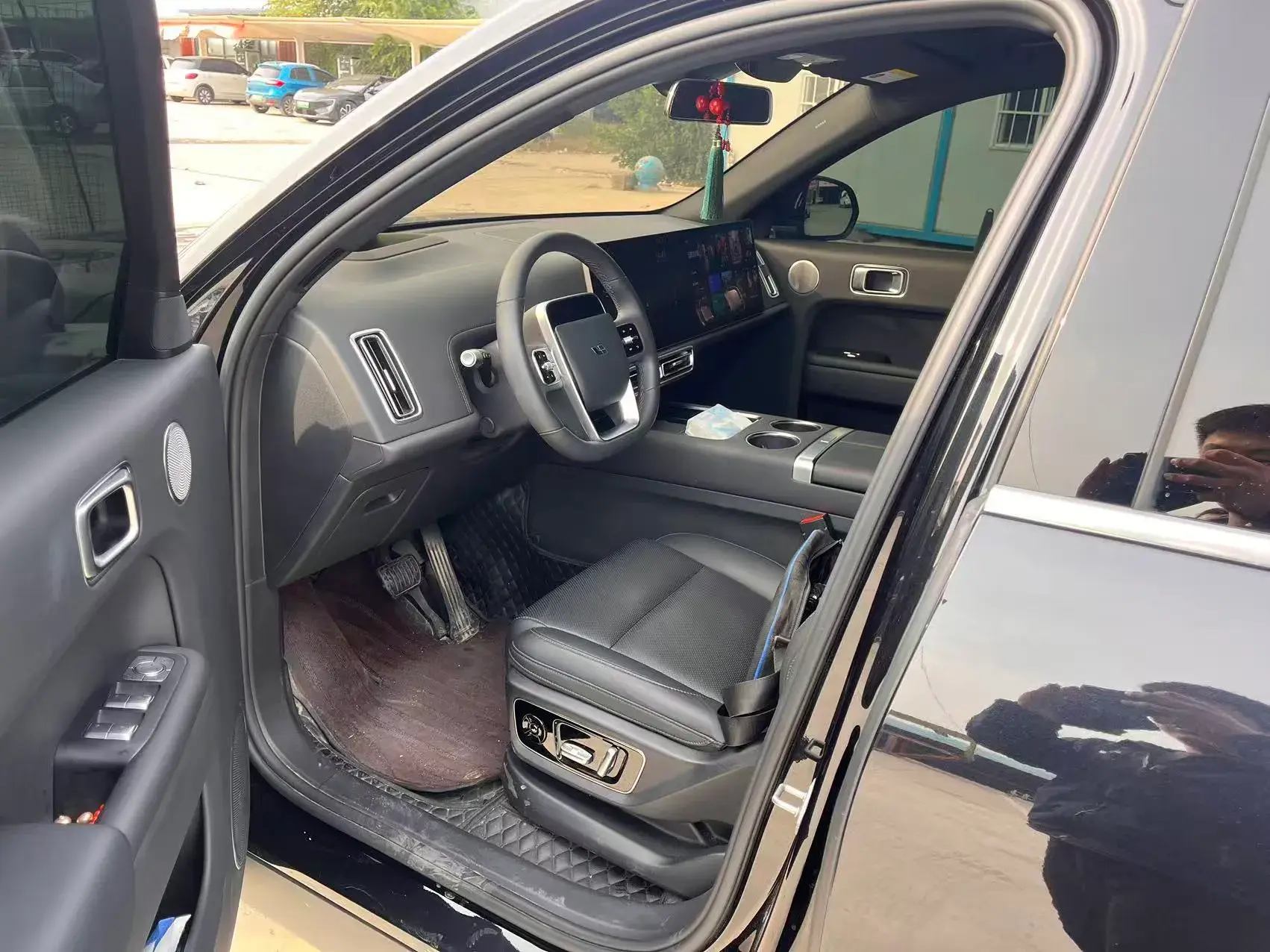 2023 LI L7 thumbnail 4