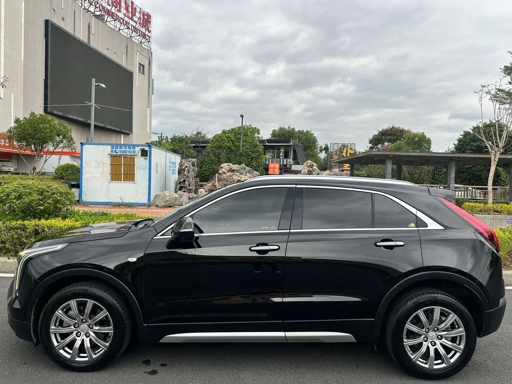 2021 CADILLAC XT4 thumbnail 2