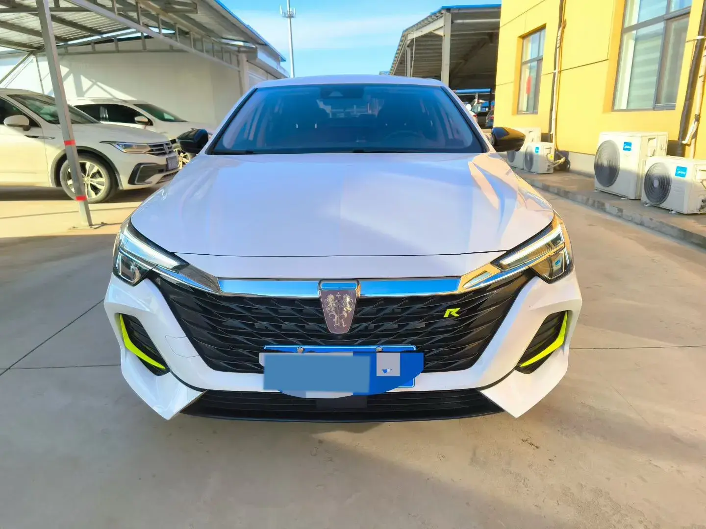 2020 ROEWE I6 thumbnail 3