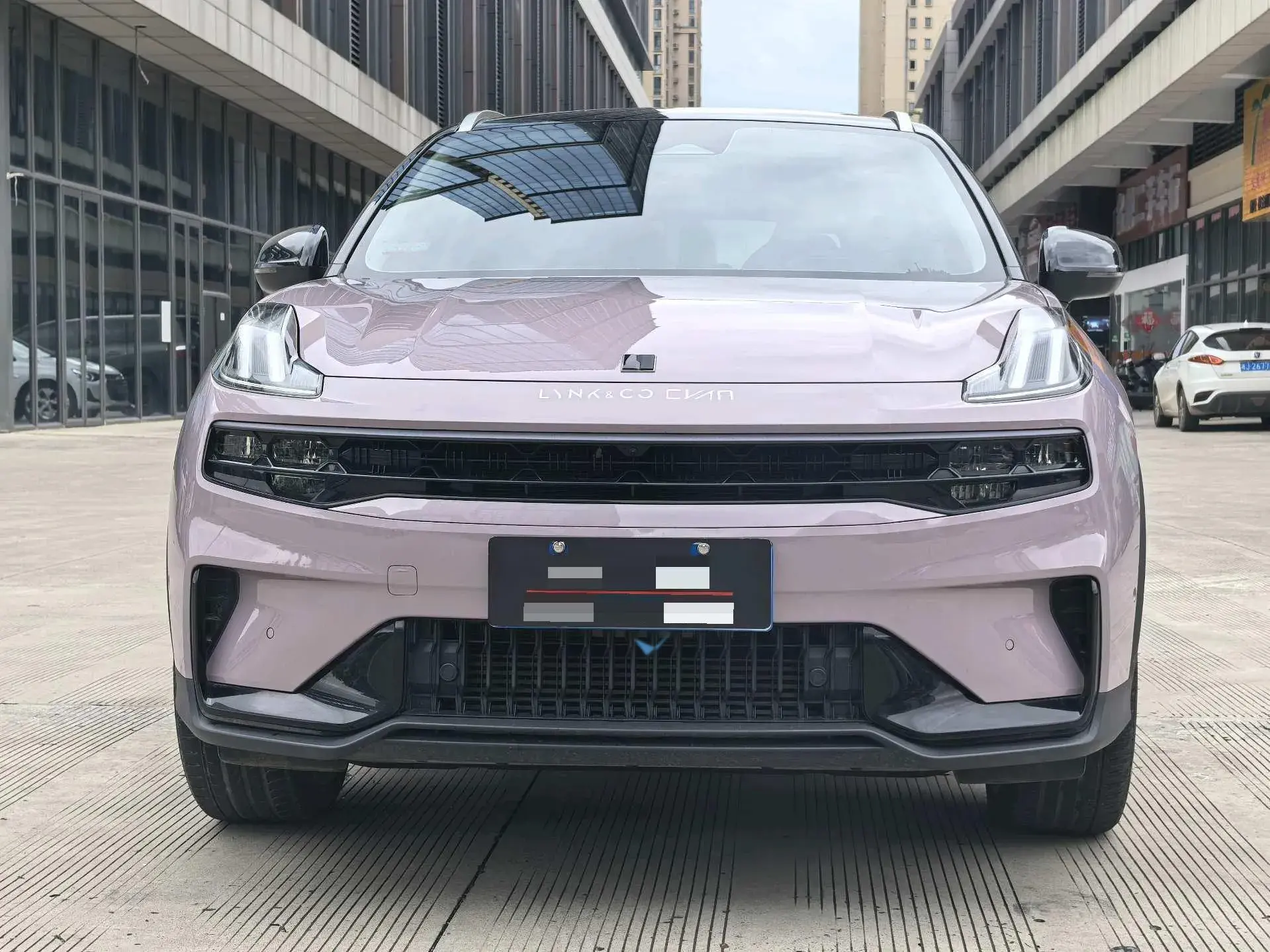 2023 LYNK&CO 06 thumbnail 2