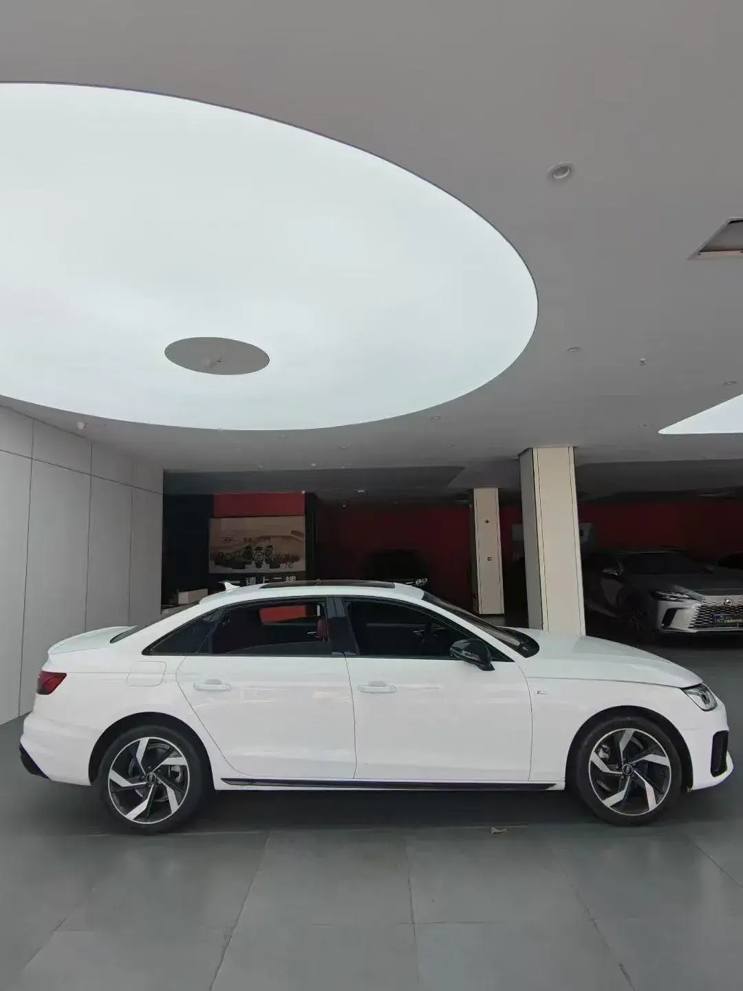 2023 AUDI A4L thumbnail 2