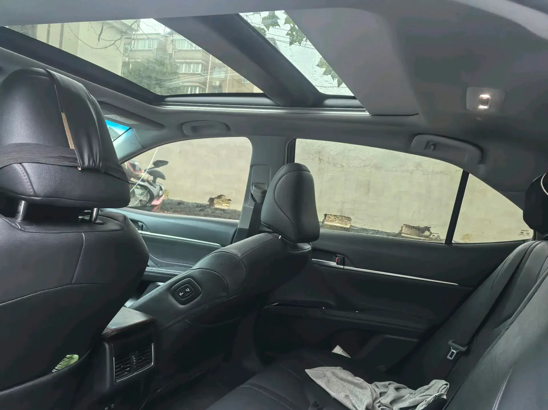 2021 TOYOTA CAMRY thumbnail 3