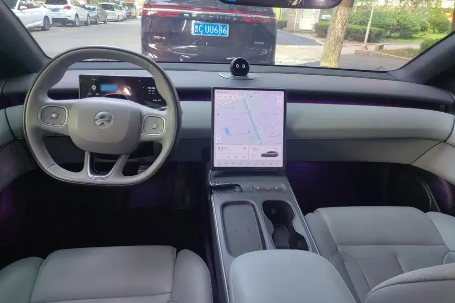 2024 NIO ET5T thumbnail 4