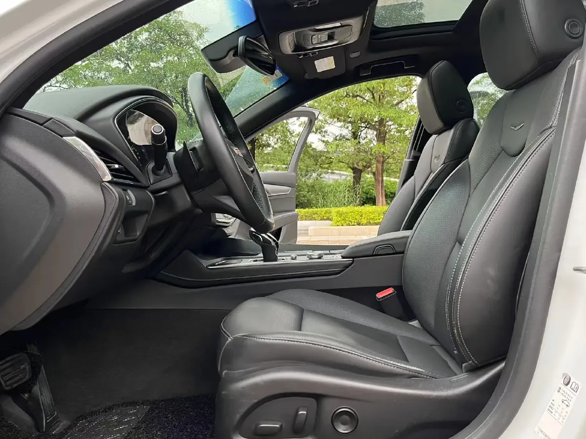 2021 Cadillac CT5 2.0T 237HP L4 10AT,autocango,china used car exporter,china ev exporter,chinese used car exporter,chinese used ev exporter