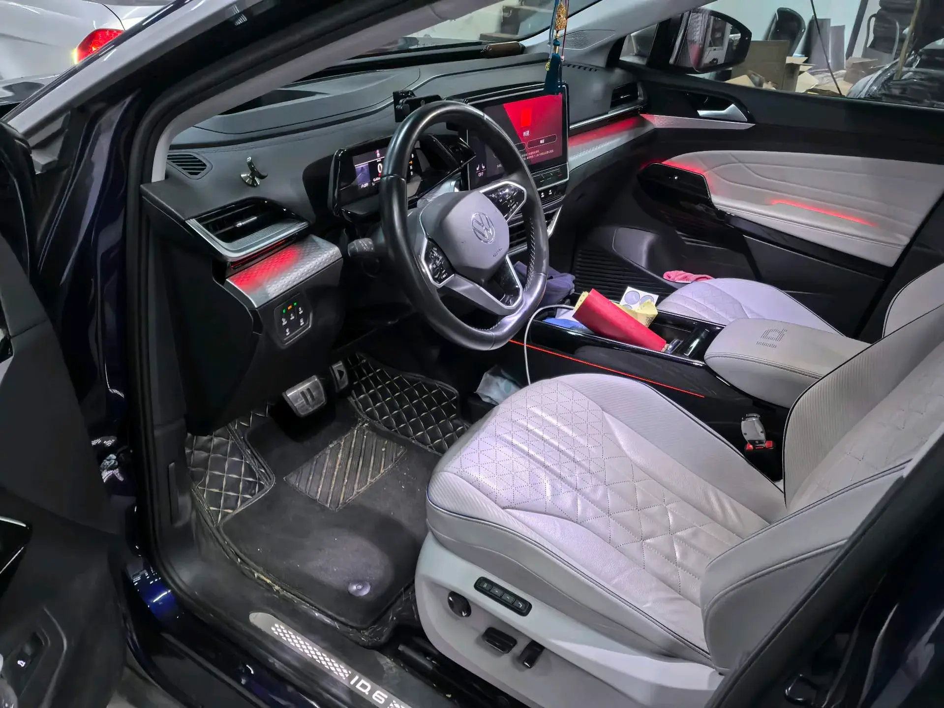 2022 VOLKSWAGEN ID.6 thumbnail 3