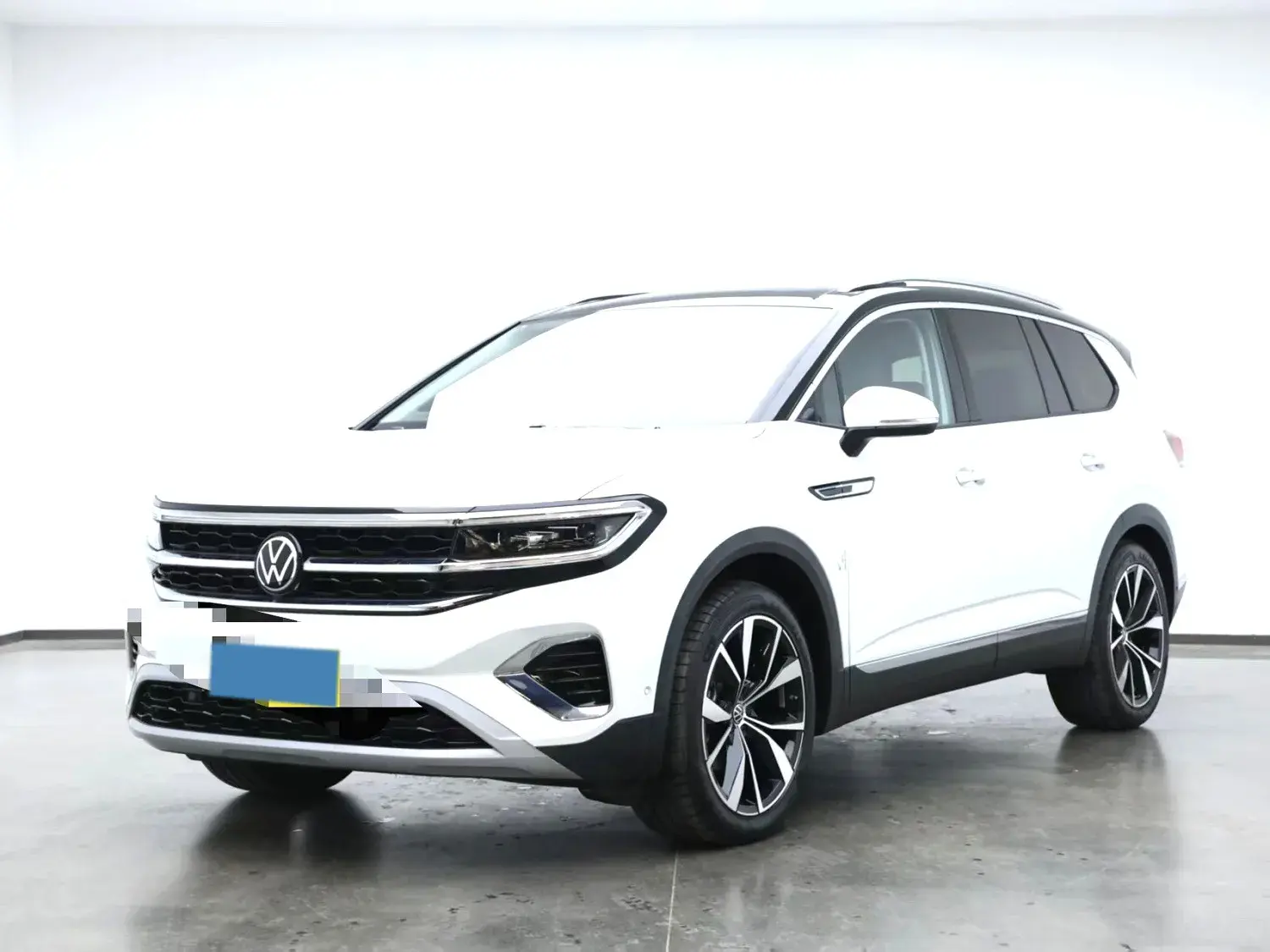 2022 VOLKSWAGEN TALAGON view 1