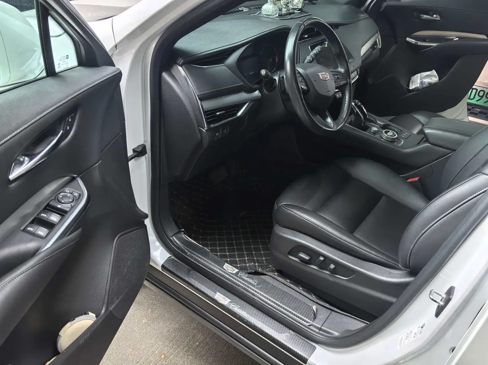 2020 CADILLAC XT4 thumbnail 2