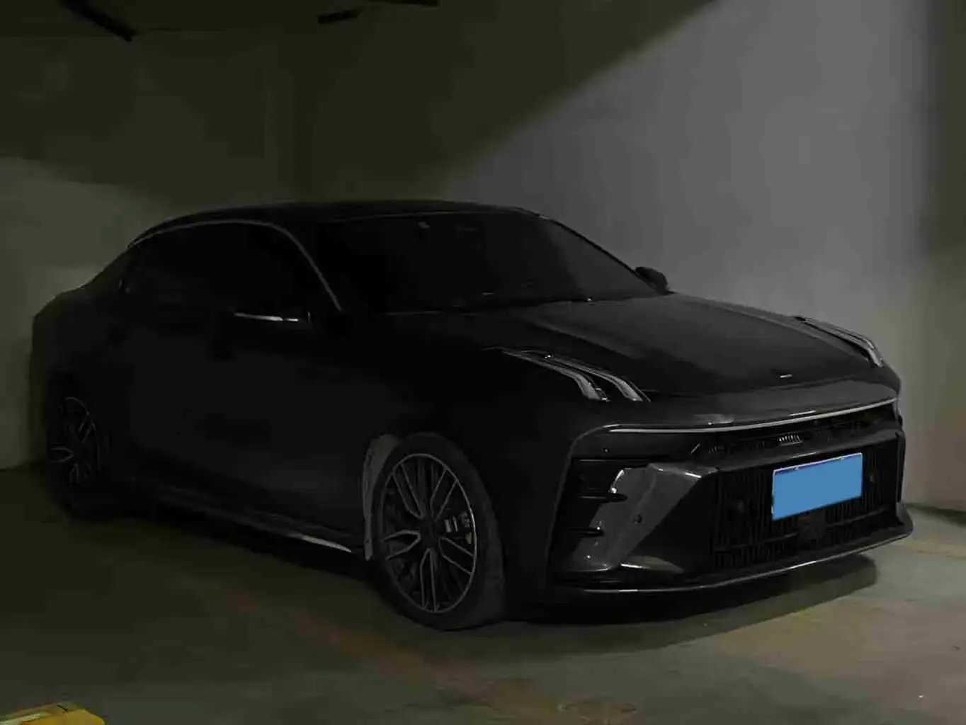 2023 LYNK&CO 03 thumbnail 3