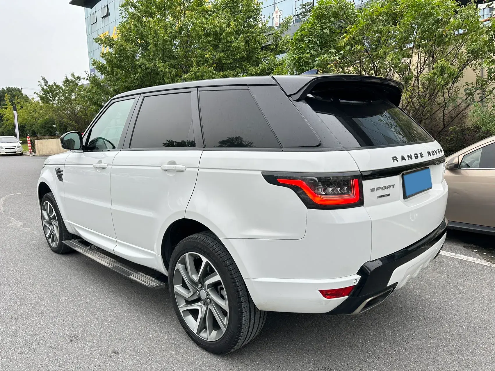2018 LAND ROVER thumbnail 4