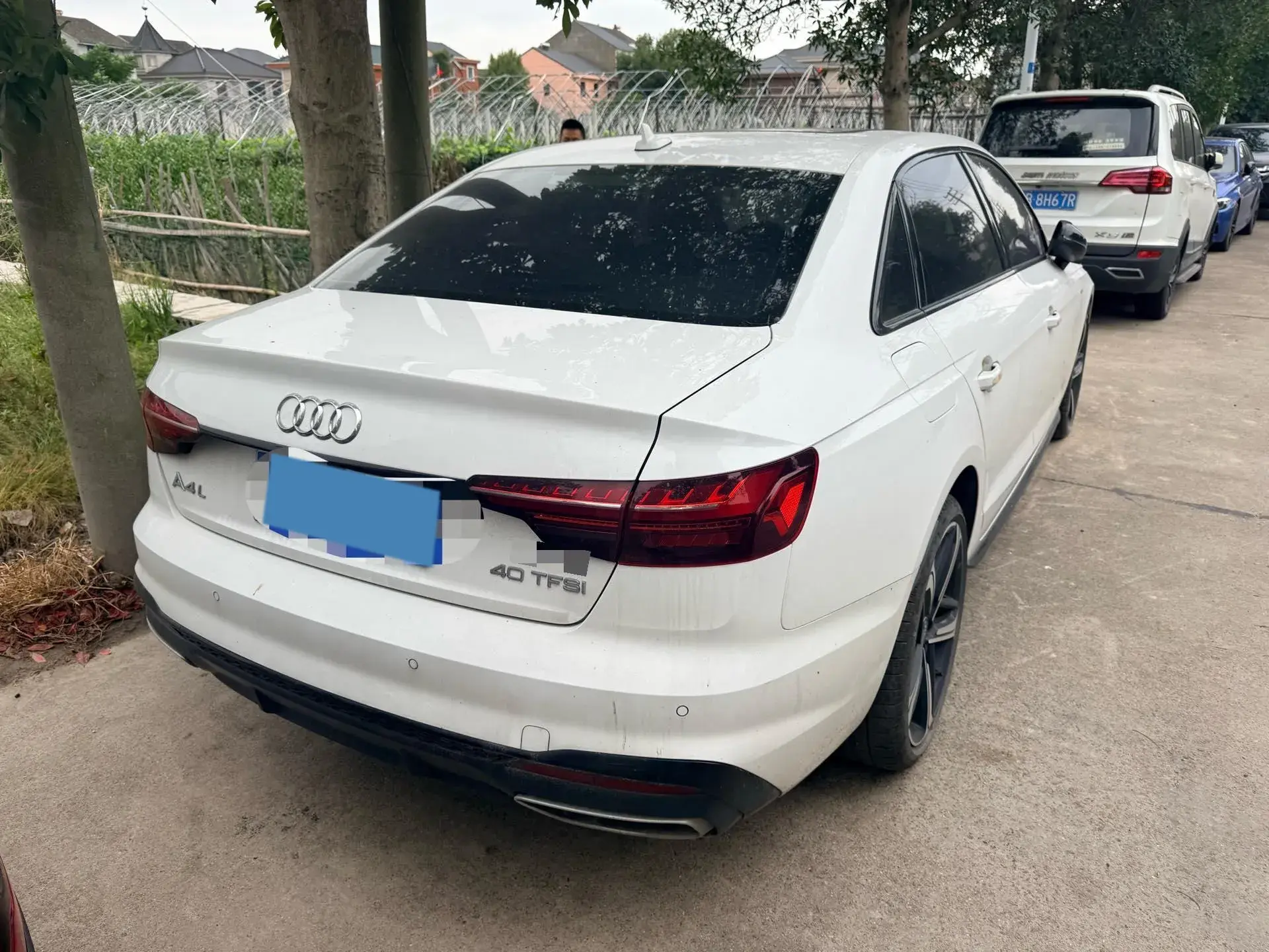 2023 AUDI A4L thumbnail 4