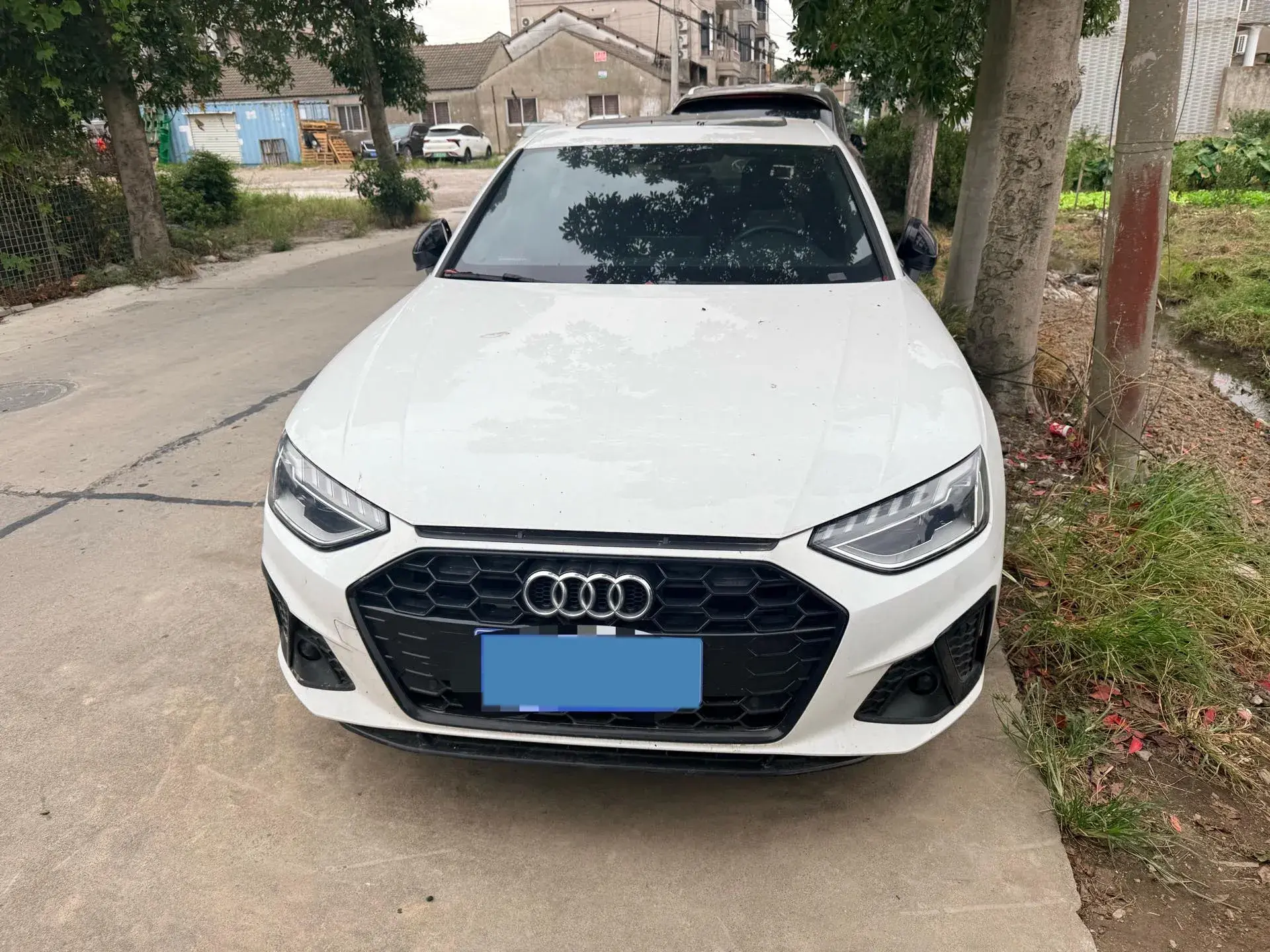 2023 AUDI A4L thumbnail 2