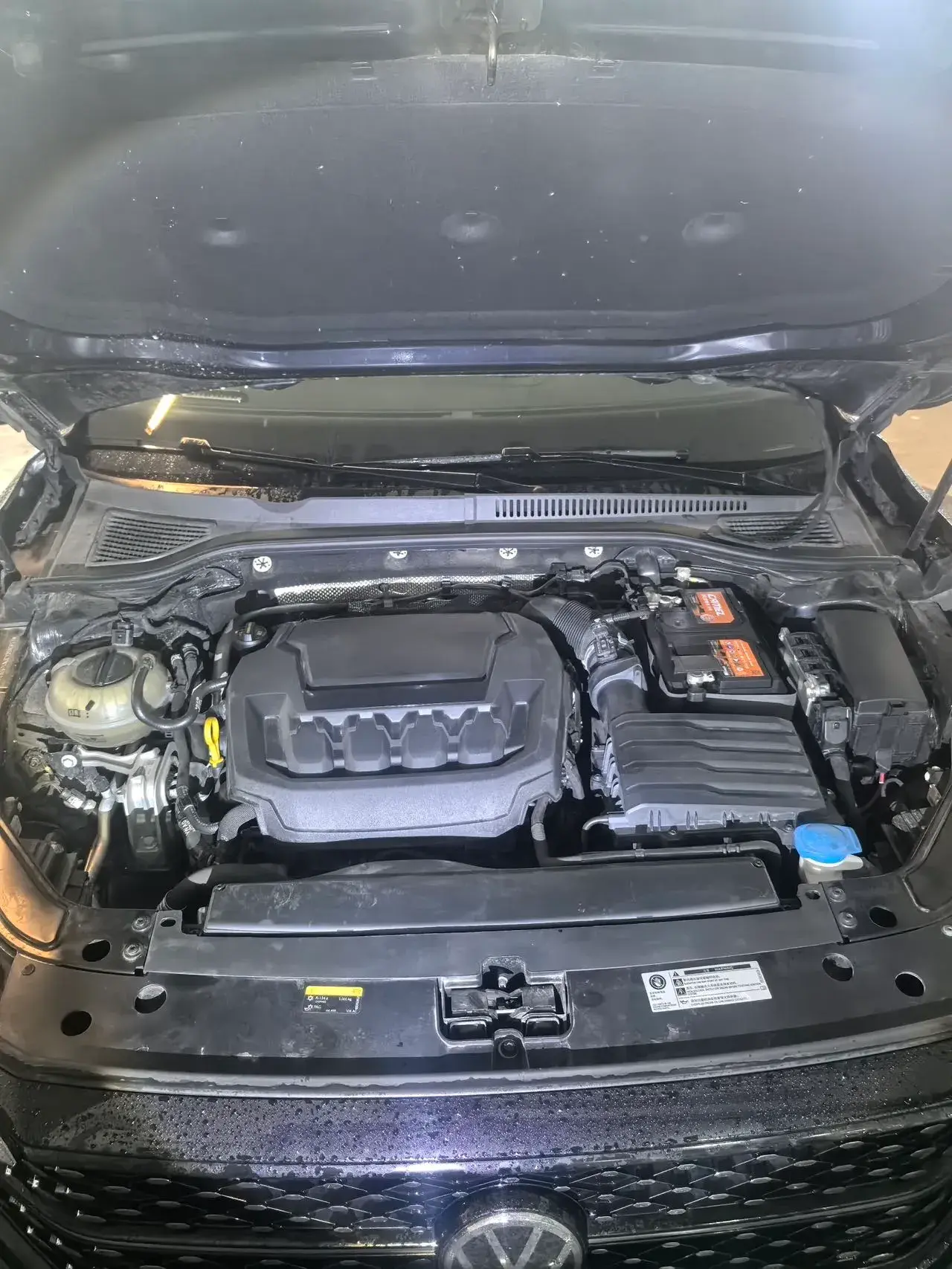 2023 VOLKSWAGEN PASSAT thumbnail 3