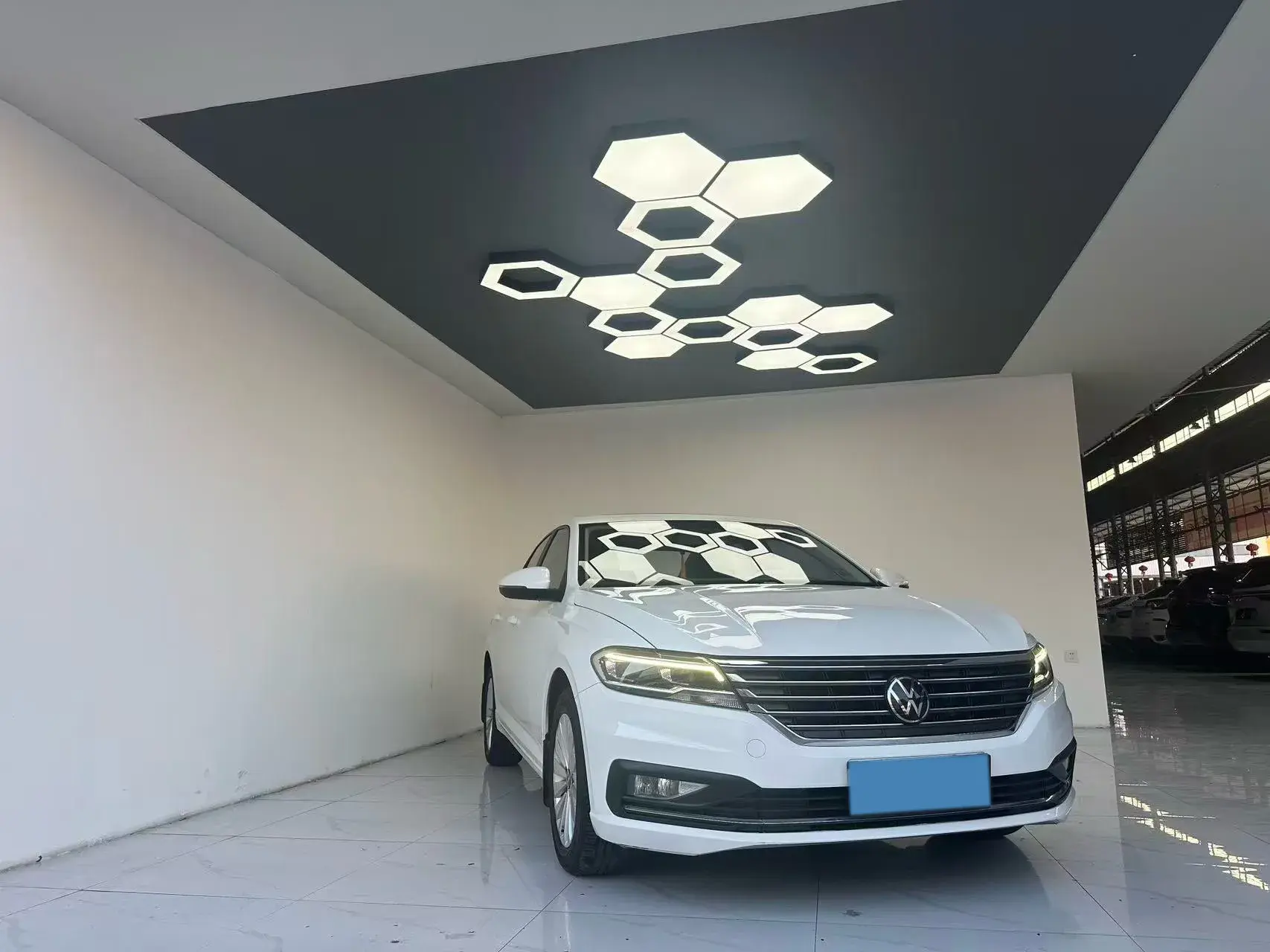 2021 VOLKSWAGEN LAVIDA thumbnail 3