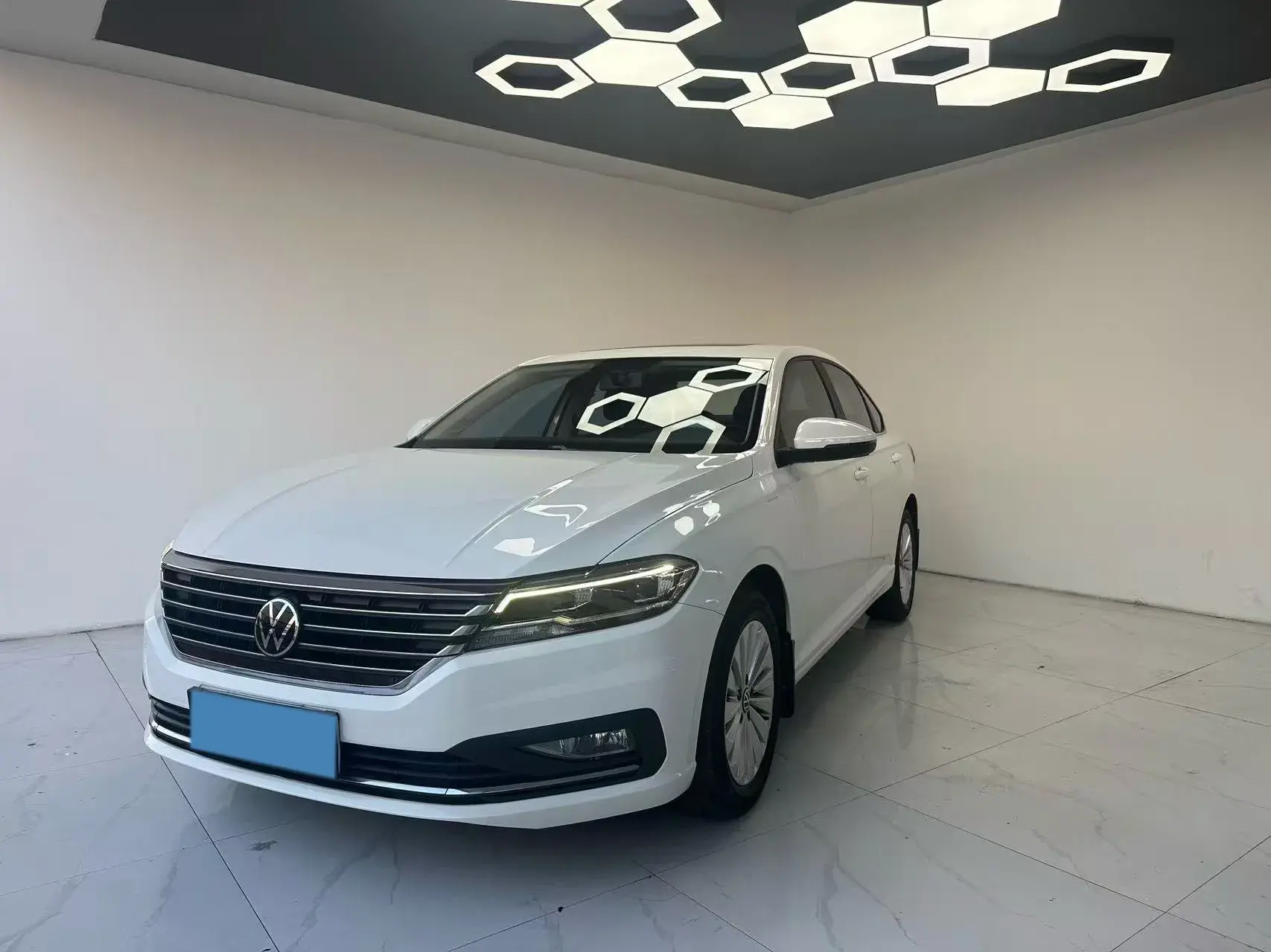 2021 VOLKSWAGEN LAVIDA view 1