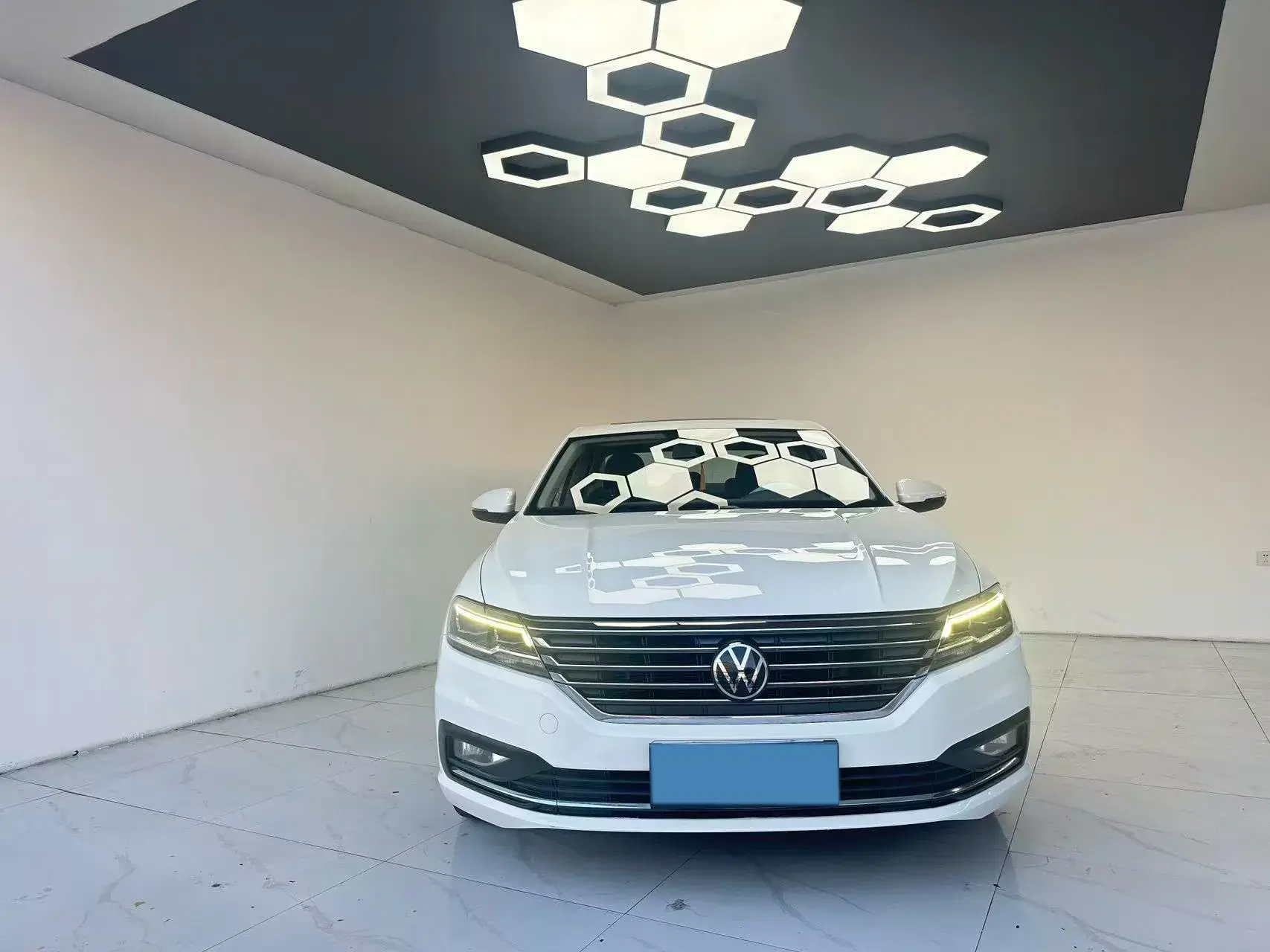 2021 VOLKSWAGEN LAVIDA thumbnail 2