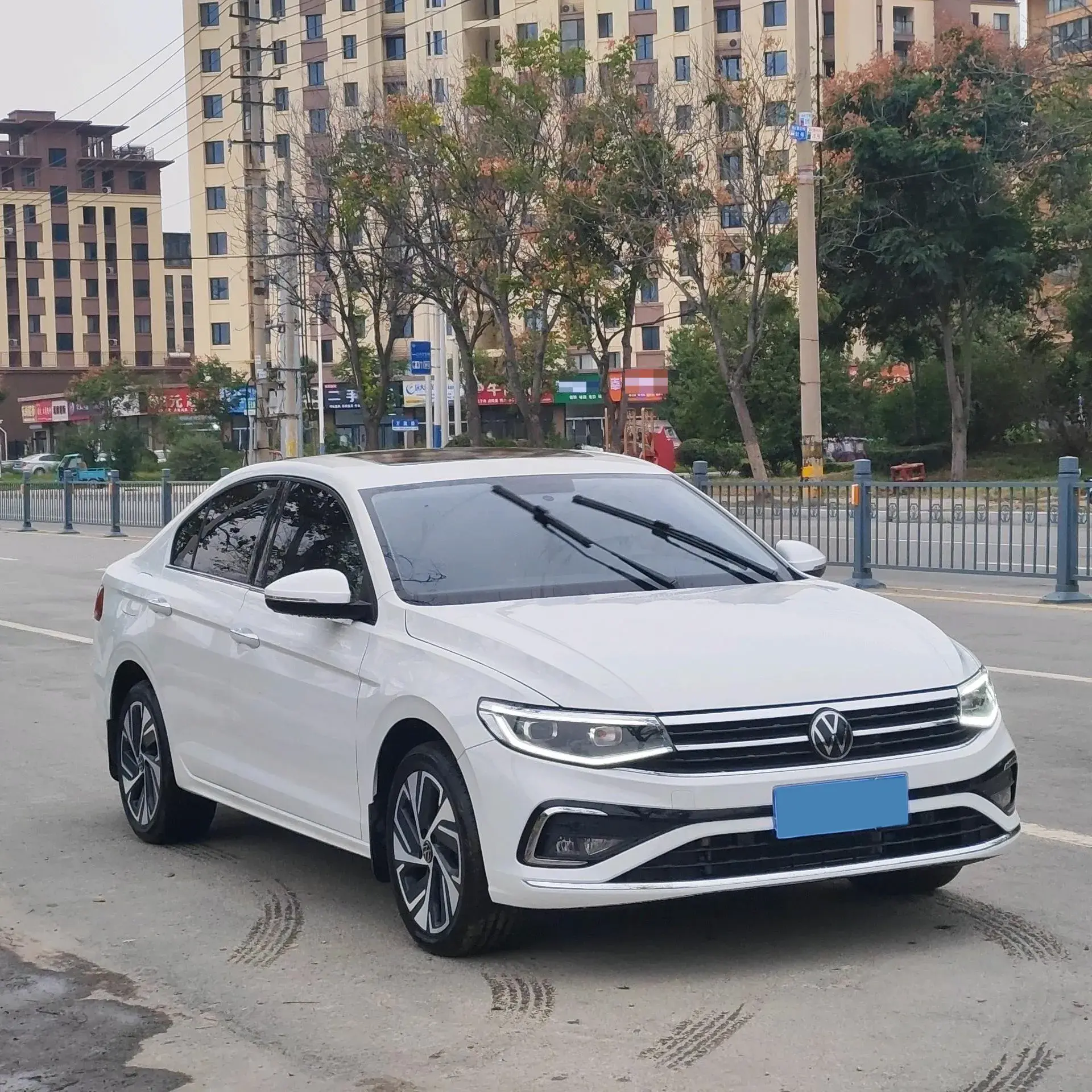 2023 VOLKSWAGEN BORA thumbnail 2