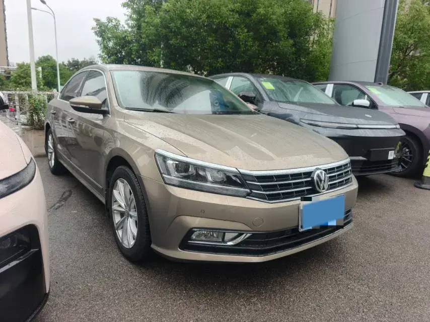 2017 VOLKSWAGEN PASSAT thumbnail 2