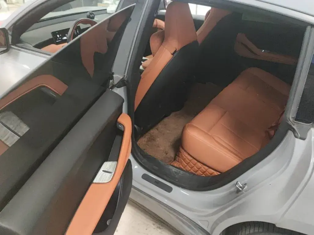 2022 NIO ET5 thumbnail 3