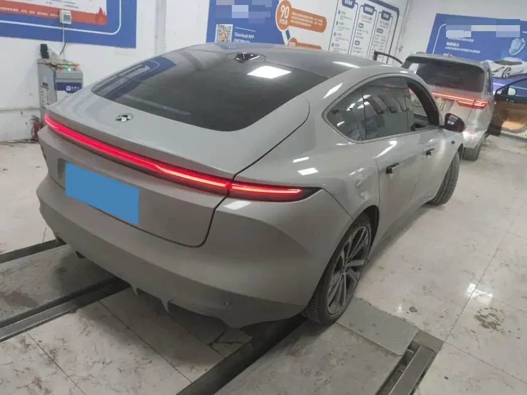 2022 NIO ET5 thumbnail 2