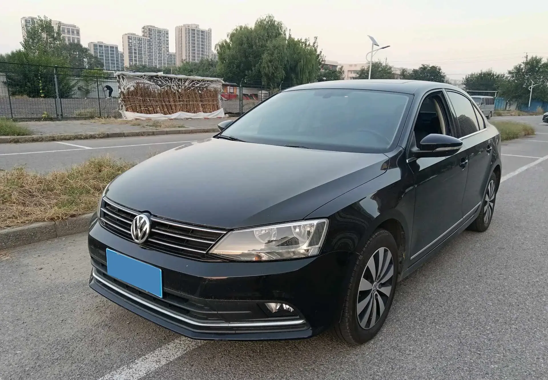 2018 VOLKSWAGEN SAGITAR view 1