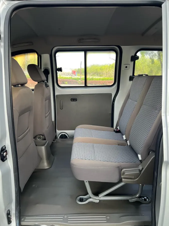 2017 WuLing ZhiGuang V 1.2L 82HP L4 5MT,autocango,china used car exporter,china ev exporter,chinese used car exporter,chinese used ev exporter