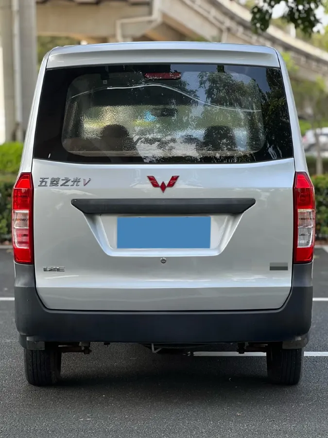 2017 WuLing ZhiGuang V 1.2L 82HP L4 5MT,autocango,china used car exporter,china ev exporter,chinese used car exporter,chinese used ev exporter