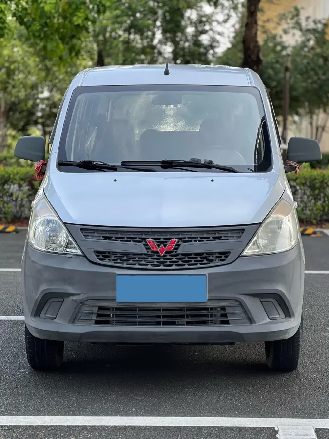 2017 WuLing ZhiGuang V 1.2L 82HP L4 5MT,autocango,china used car exporter,china ev exporter,chinese used car exporter,chinese used ev exporter