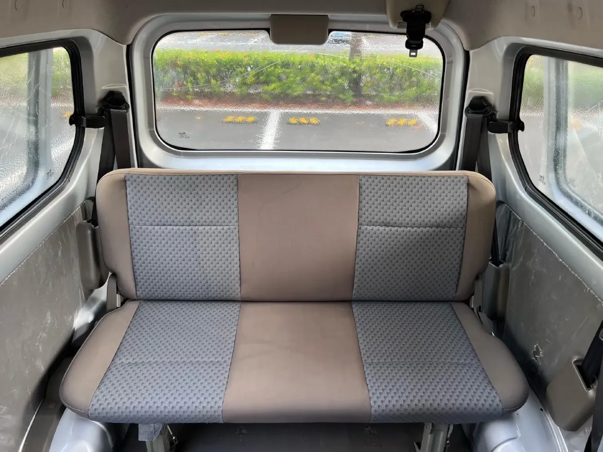 2017 WuLing ZhiGuang V 1.2L 82HP L4 5MT,autocango,china used car exporter,china ev exporter,chinese used car exporter,chinese used ev exporter