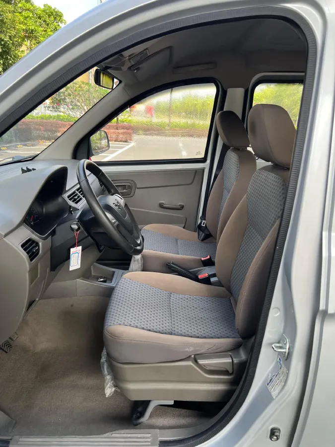 2017 WuLing ZhiGuang V 1.2L 82HP L4 5MT,autocango,china used car exporter,china ev exporter,chinese used car exporter,chinese used ev exporter