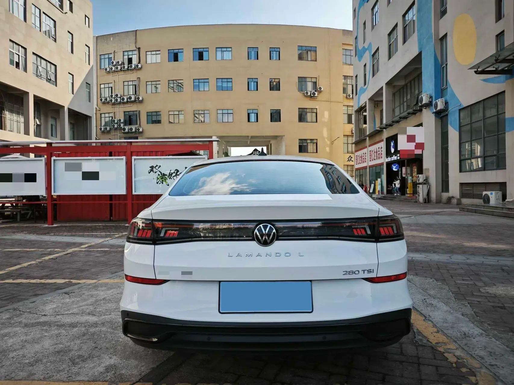 2023 VOLKSWAGEN LAMANDO thumbnail 4