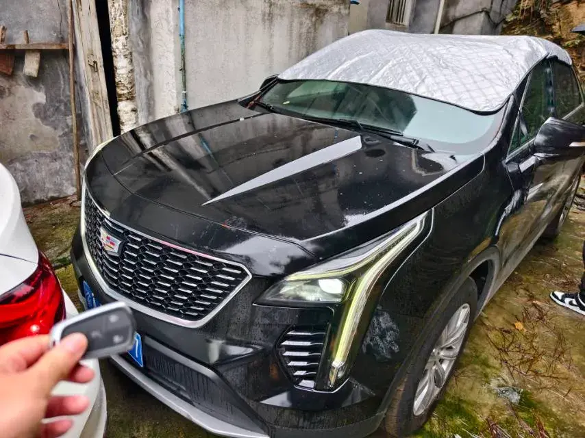 2021 CADILLAC XT4 view 1