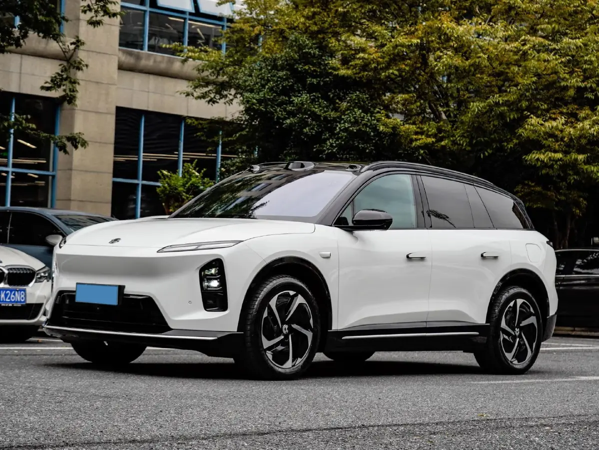 2025 NIO ES6 BEV