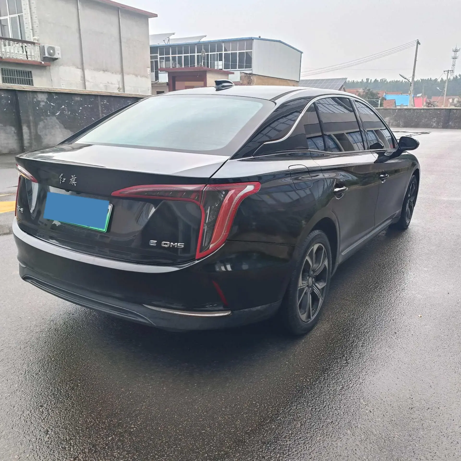 2021 HONGQI E-QM5 thumbnail 4