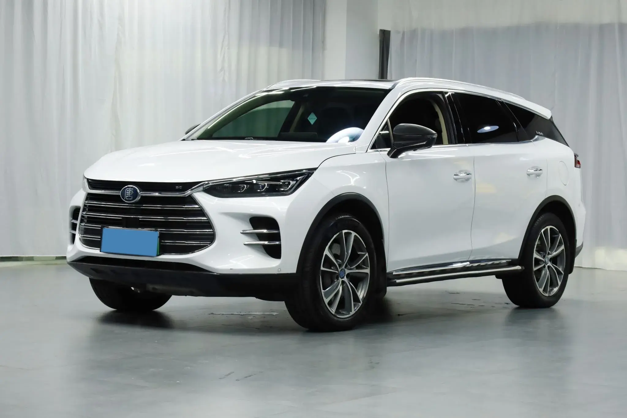 2019 BYD TANG view 1