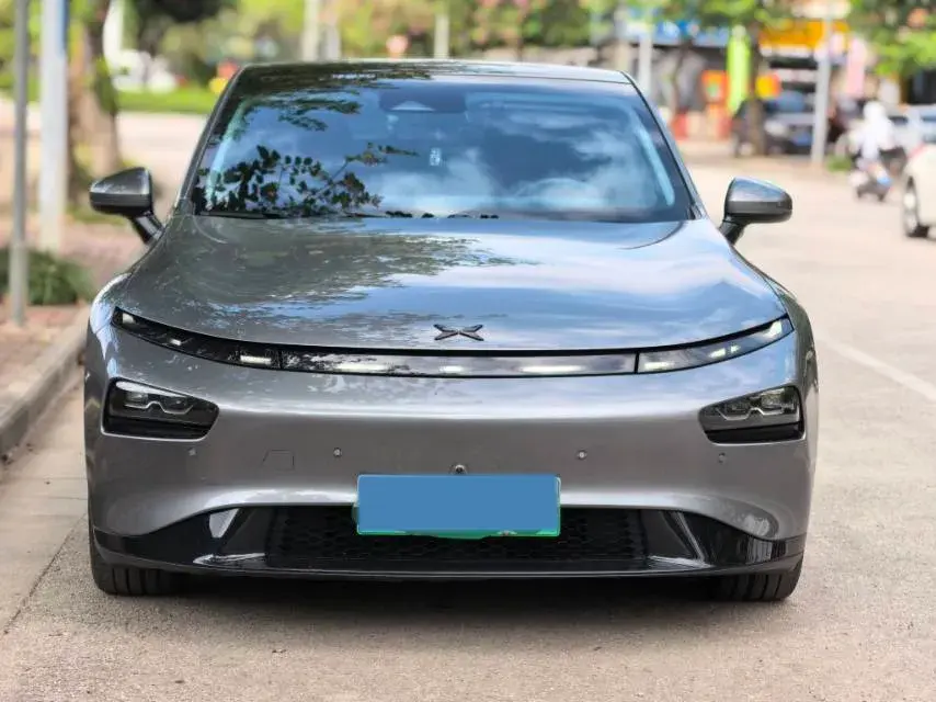 2022 XPENG P7 thumbnail 2