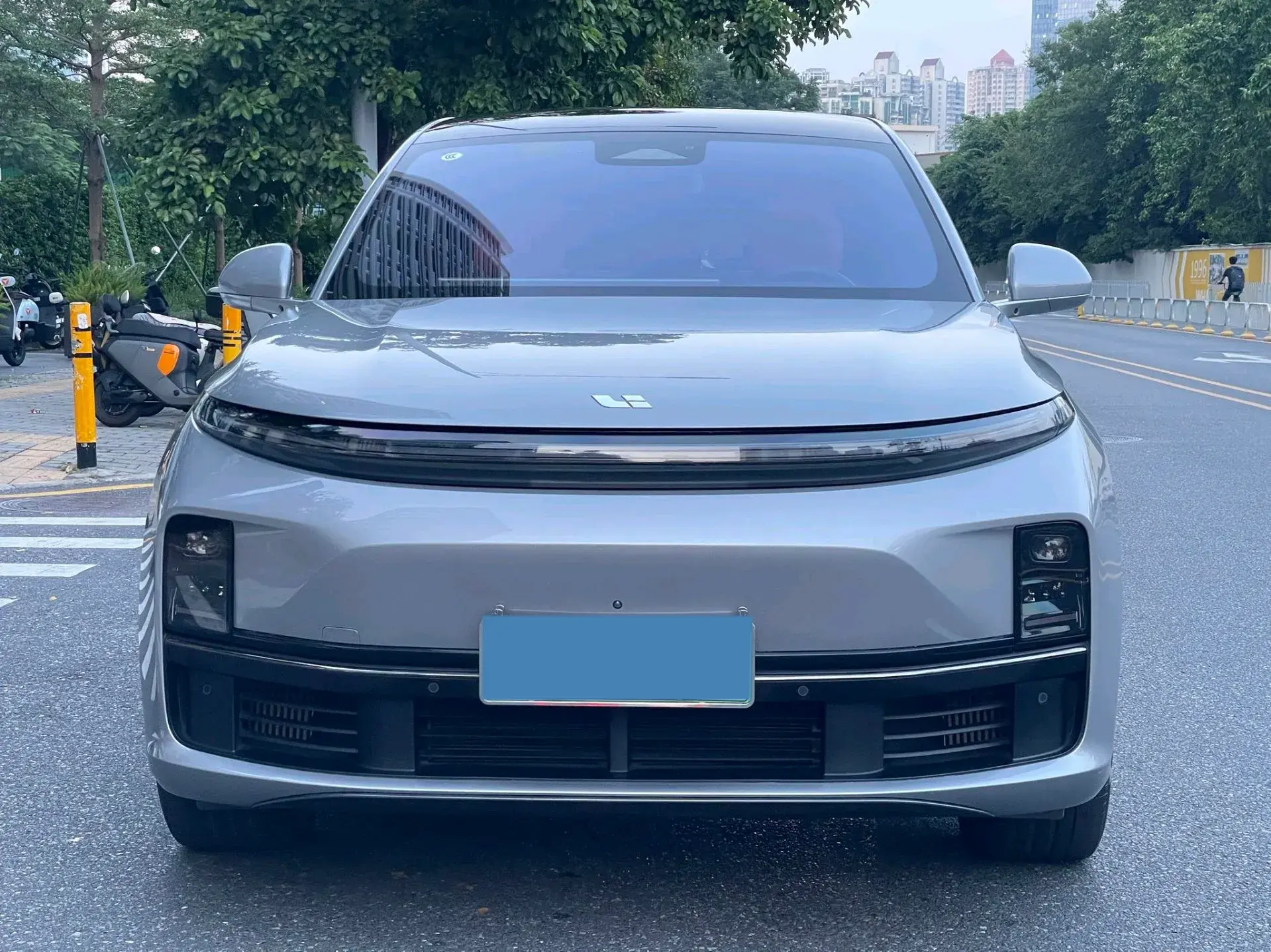 2023 LI L7 thumbnail 2