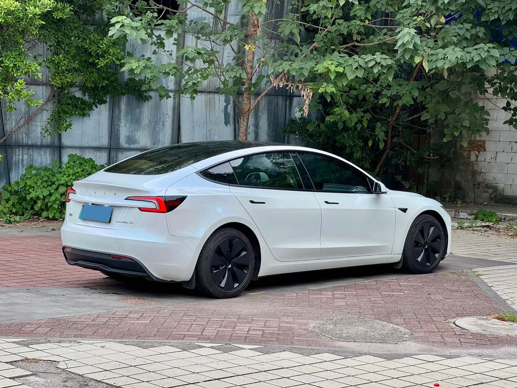 2023 TESLA MODEL thumbnail 4