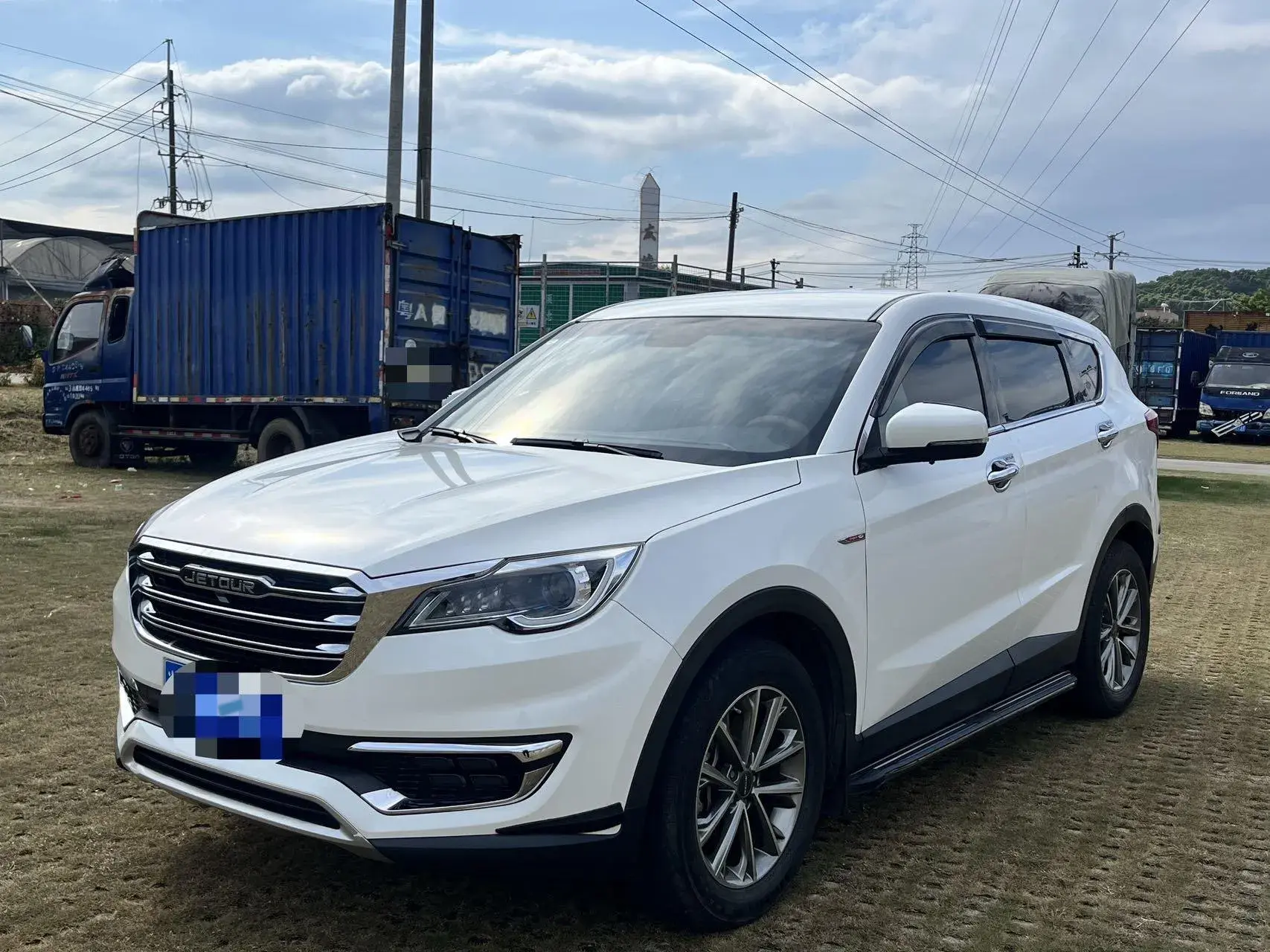 2019 JETOUR X70 view 1