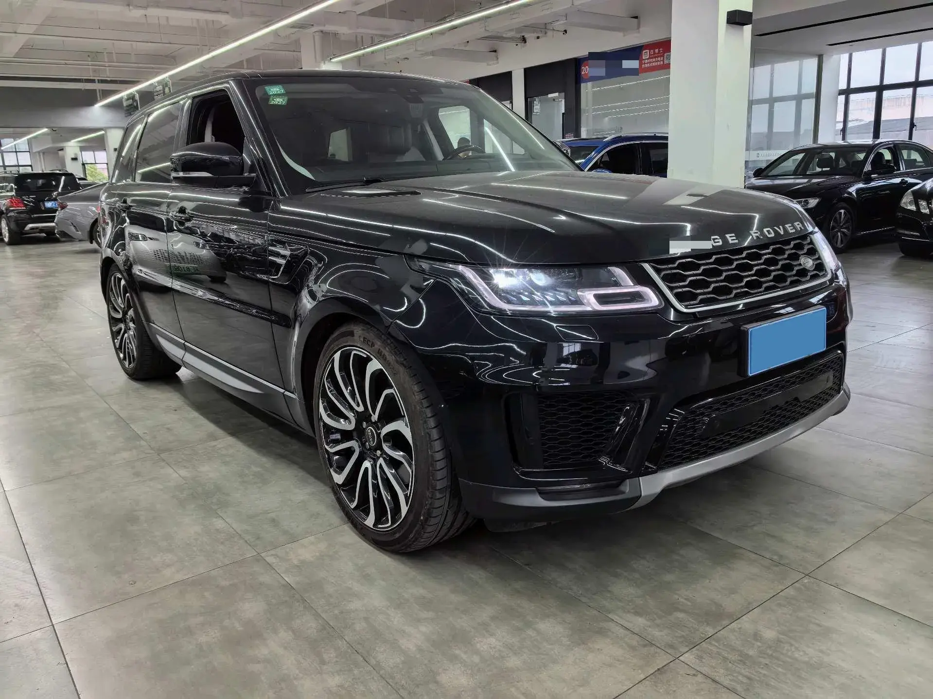 2019 LAND ROVER thumbnail 2