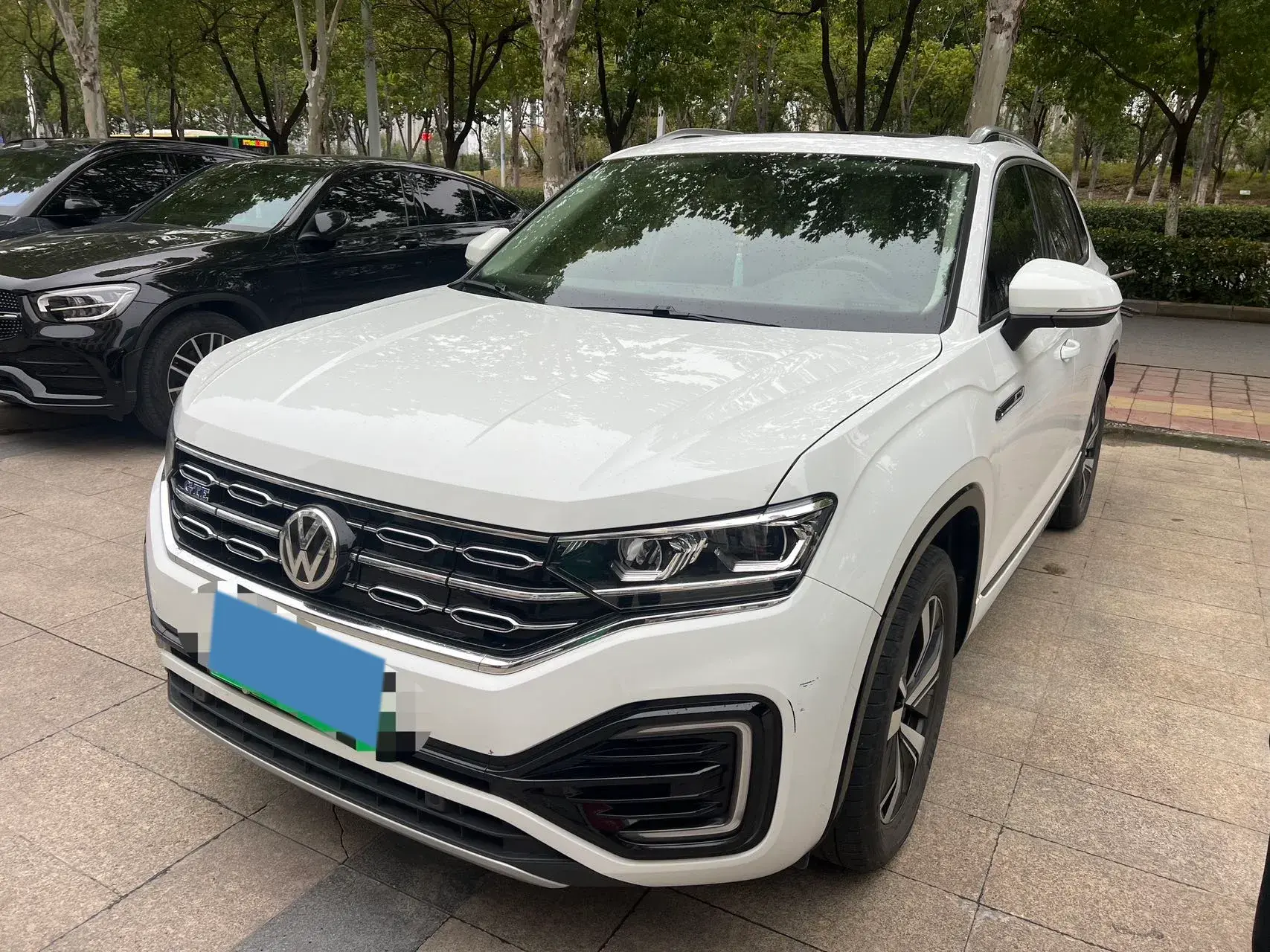 2020 VOLKSWAGEN TAYRON view 1